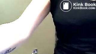 Sexy girl shit on toilet (face shown)
