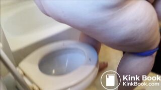 BBW pooping 12