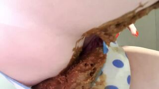 Big poop in spotted panties