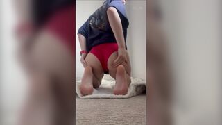 Pantypoop - Filling red panties