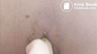 Amature girl rubbing scat