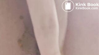 Amature girl rubbing scat