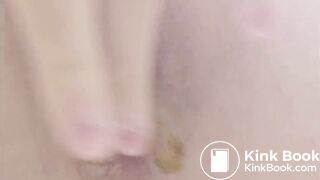 Amature girl rubbing scat