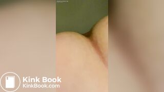 MILF takes her morning dump