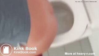 BLONDE COLLEGE GIRL CRACKLE SHIT