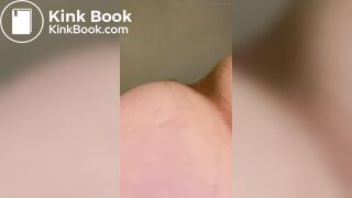 MILF takes her morning poo