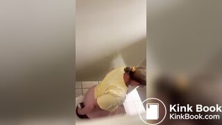 MILF drops some turds