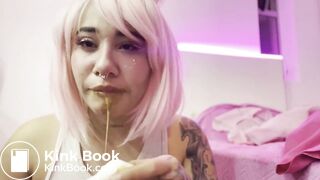 E girl eats own shit and gags