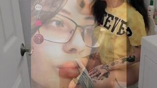 TikTok girls on the toilet pt 7