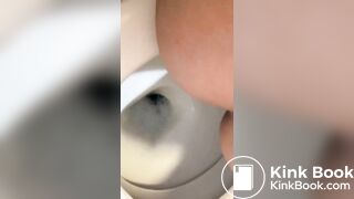 Girl toilet 3 - video 2