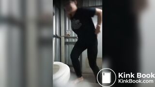 Thai pooping 2