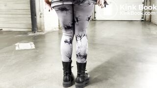 I want to shit in the car park