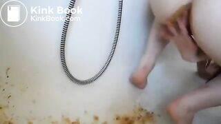 Richtig geile Durchfall.. German girl has diarrhea..