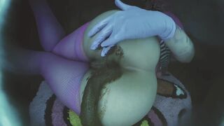 SEXY PAWG TAKES A NICE SHIT