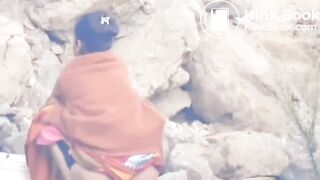 INDIAN SEXY ASS LADY OPEN SHITTING