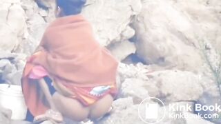 INDIAN SEXY ASS LADY OPEN SHITTING