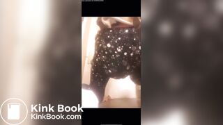 Mature woman fills pantys in leggings