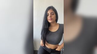 Pretry baby girl shiting big turd