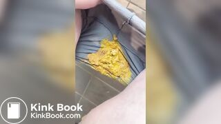 Desperate Shit In Yoga Pants