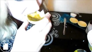 Hot blonde and her shitty cakes