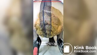 Chinese slut fills pantyhose