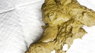 Chica cagando - video 3