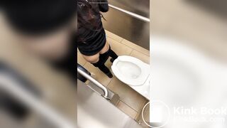 Overstall voyeur poop PT 1