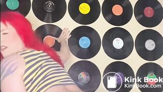 What colour panties is she going to do a poop in