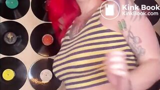 What colour panties is she going to do a poop in