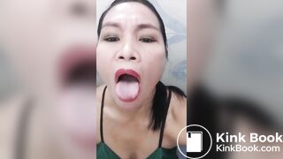 Shit eating asian queen