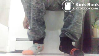 Toilet Farts - video 21