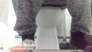Toilet Farts - video 21