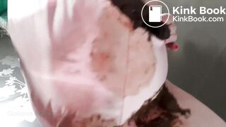 Huge poop in pink panties