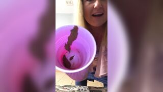 Big Ass BBW Shitting In Cup