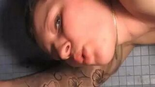 German lady licking poo.. Scheiß Haufen!