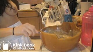 Famous lady poops a lot and making cookies