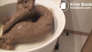 Famous lady poops a lot and making cookies