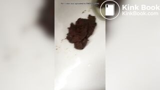 Hot Girl Takes a Dump