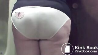 chunky lady makes a mess