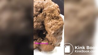 Big booty ebony drop fat turd on plate