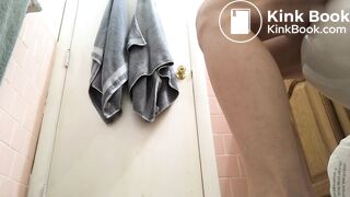 girl shitting in the toilet - video 2