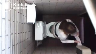 2 Beautiful women spy wc poop and fart 672