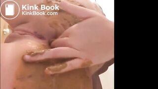 Blonde girl pooping - video 5