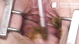 Painting Pussy with shit