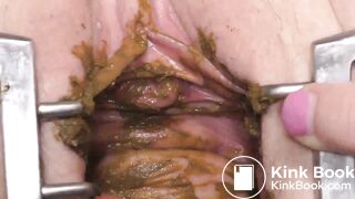 Painting Pussy with shit