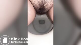 My girlfriend pooping