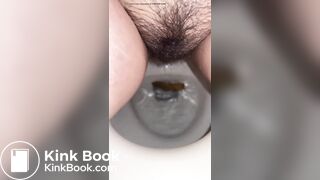 My girlfriend pooping