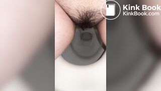 My girlfriend pooping