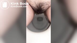 My girlfriend pooping