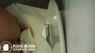 Big fart, piss, grunts and poop. She uses so so much pa